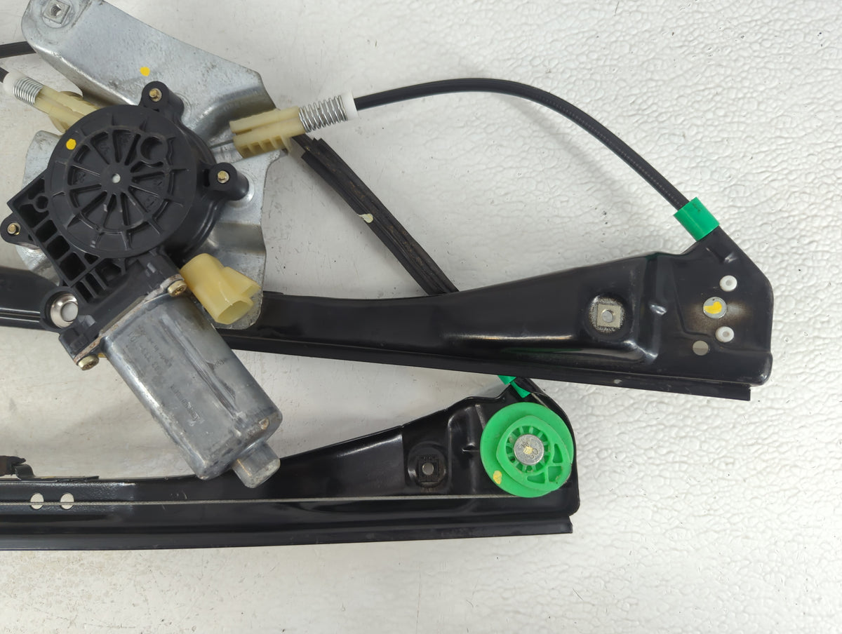 2004-2008 Chevrolet Malibu Used Window Regulator Passenger Front 700977 - Oemusedautoparts1.com