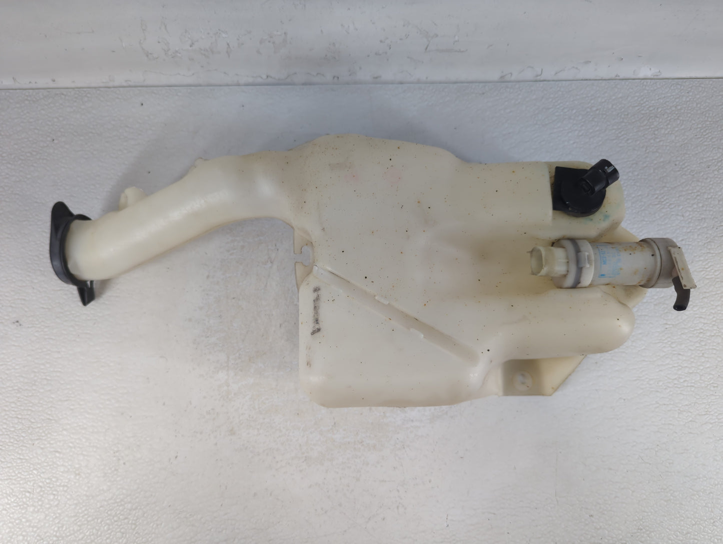 2004 Chevrolet Malibu Radiator Coolant Overflow Expansion Tank Bottle 701060 - Oemusedautoparts1.com