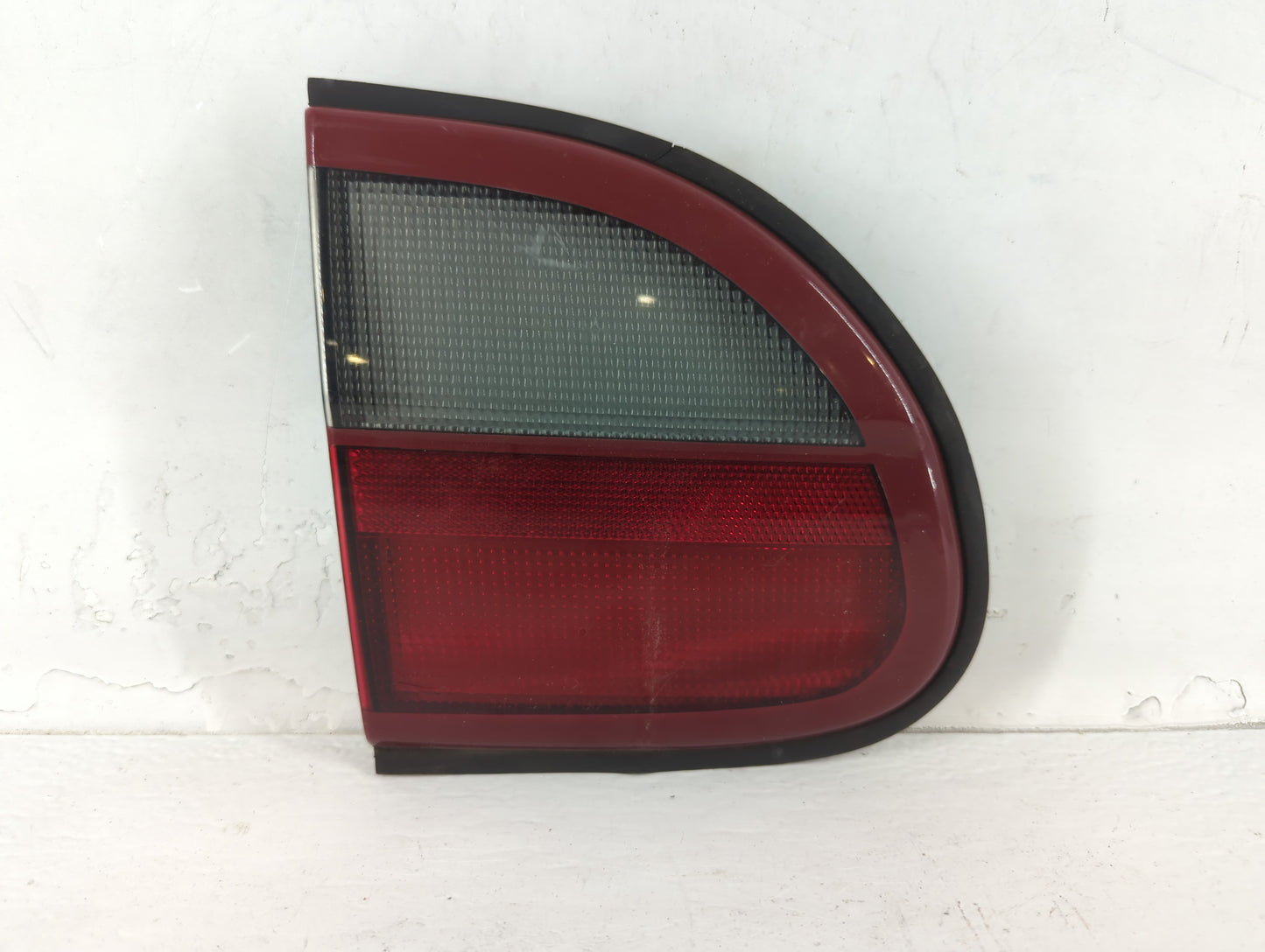 1997-2005 Chevrolet Malibu Tail Light Assembly Passenger Right OEM P/N:22605915 Fits OEM Used Auto Parts - Oemusedautoparts1