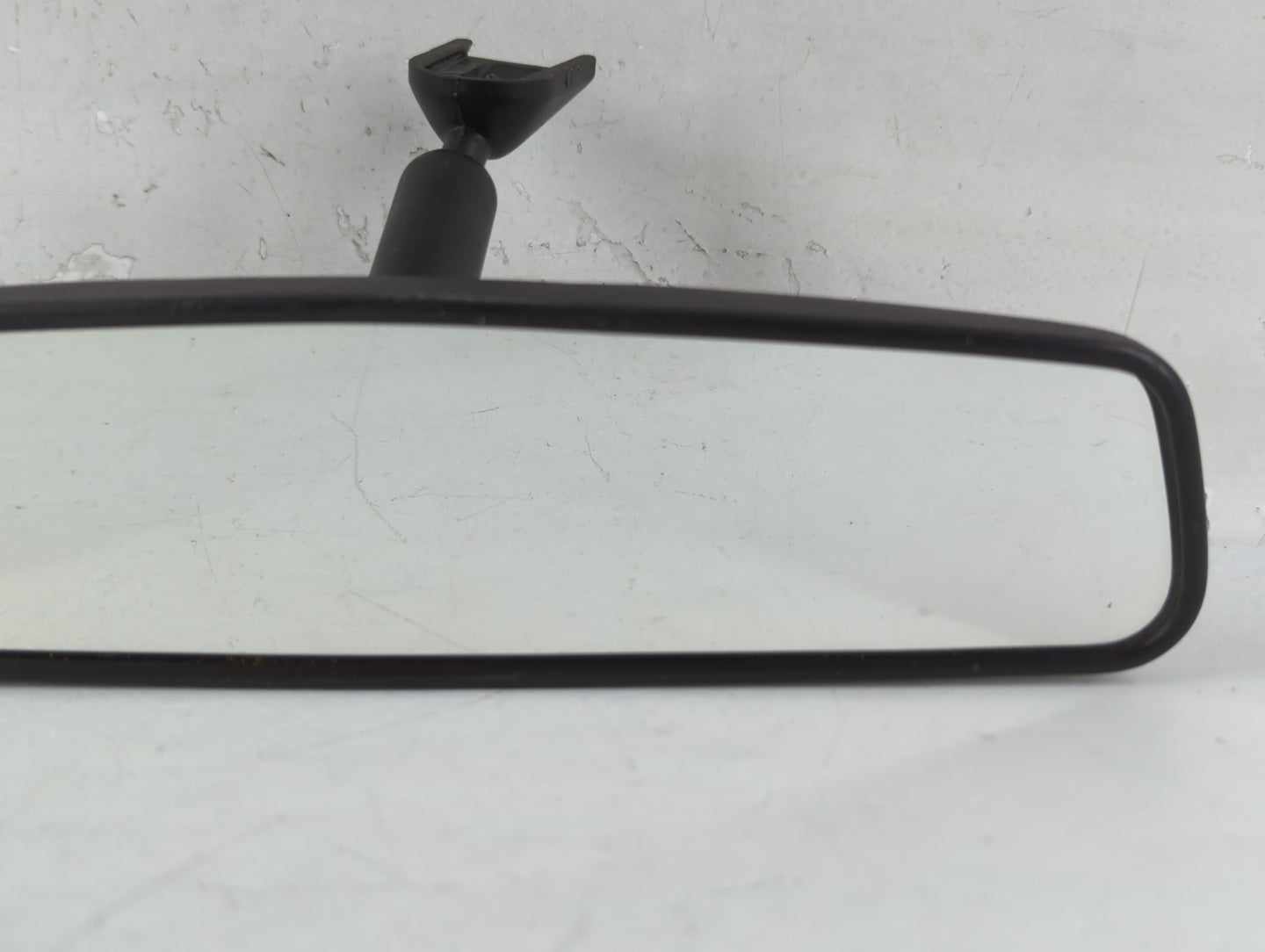 1997-2012 Chevrolet Malibu Interior Rear View Mirror Replacement OEM P/N:E8011083 Fits OEM Used Auto Parts - Oemusedautopart