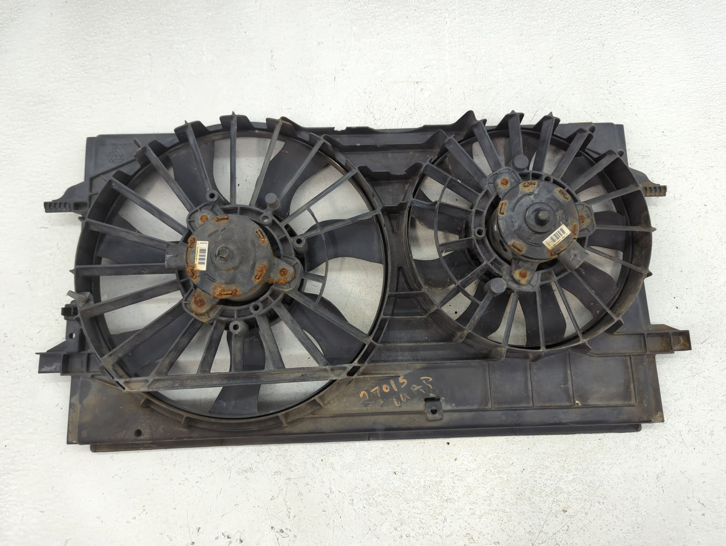 2004-2012 Chevrolet Malibu Left Radiator Fan Motor Assembly - Oemusedautoparts1.com