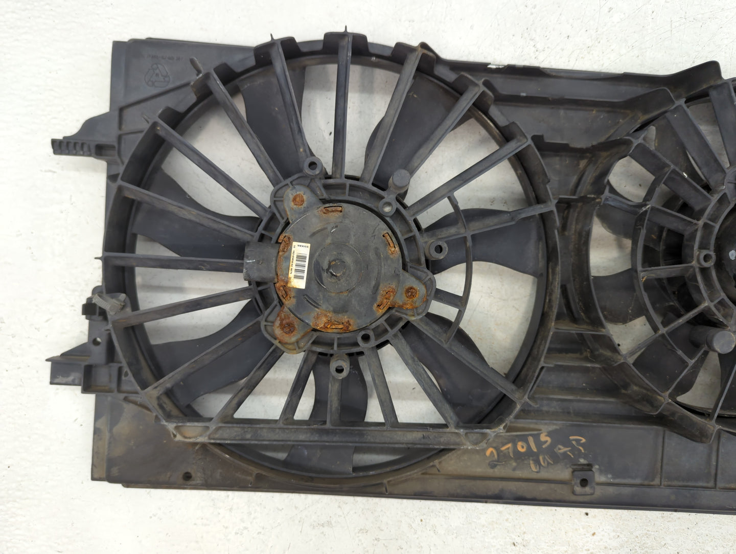 2004-2012 Chevrolet Malibu Left Radiator Fan Motor Assembly - Oemusedautoparts1.com