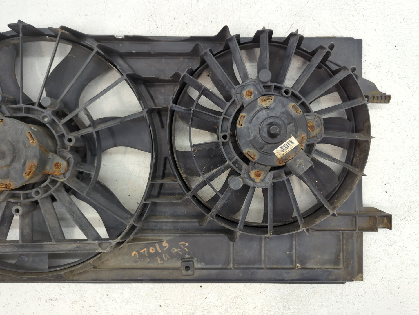 2004-2012 Chevrolet Malibu Left Radiator Fan Motor Assembly - Oemusedautoparts1.com