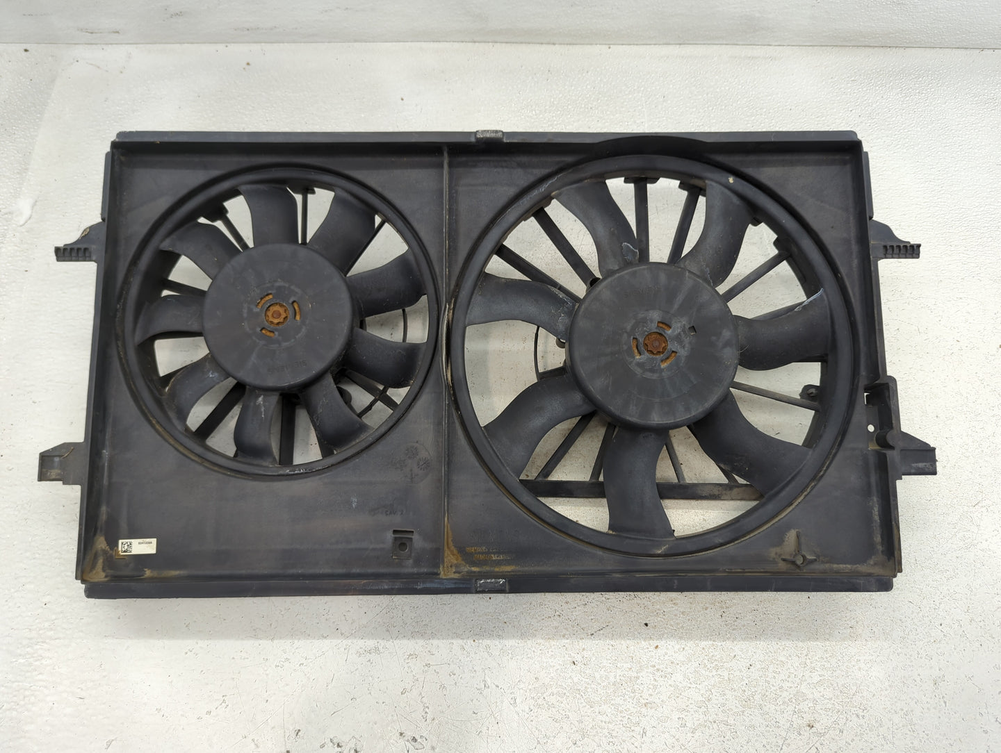 2004-2012 Chevrolet Malibu Left Radiator Fan Motor Assembly - Oemusedautoparts1.com
