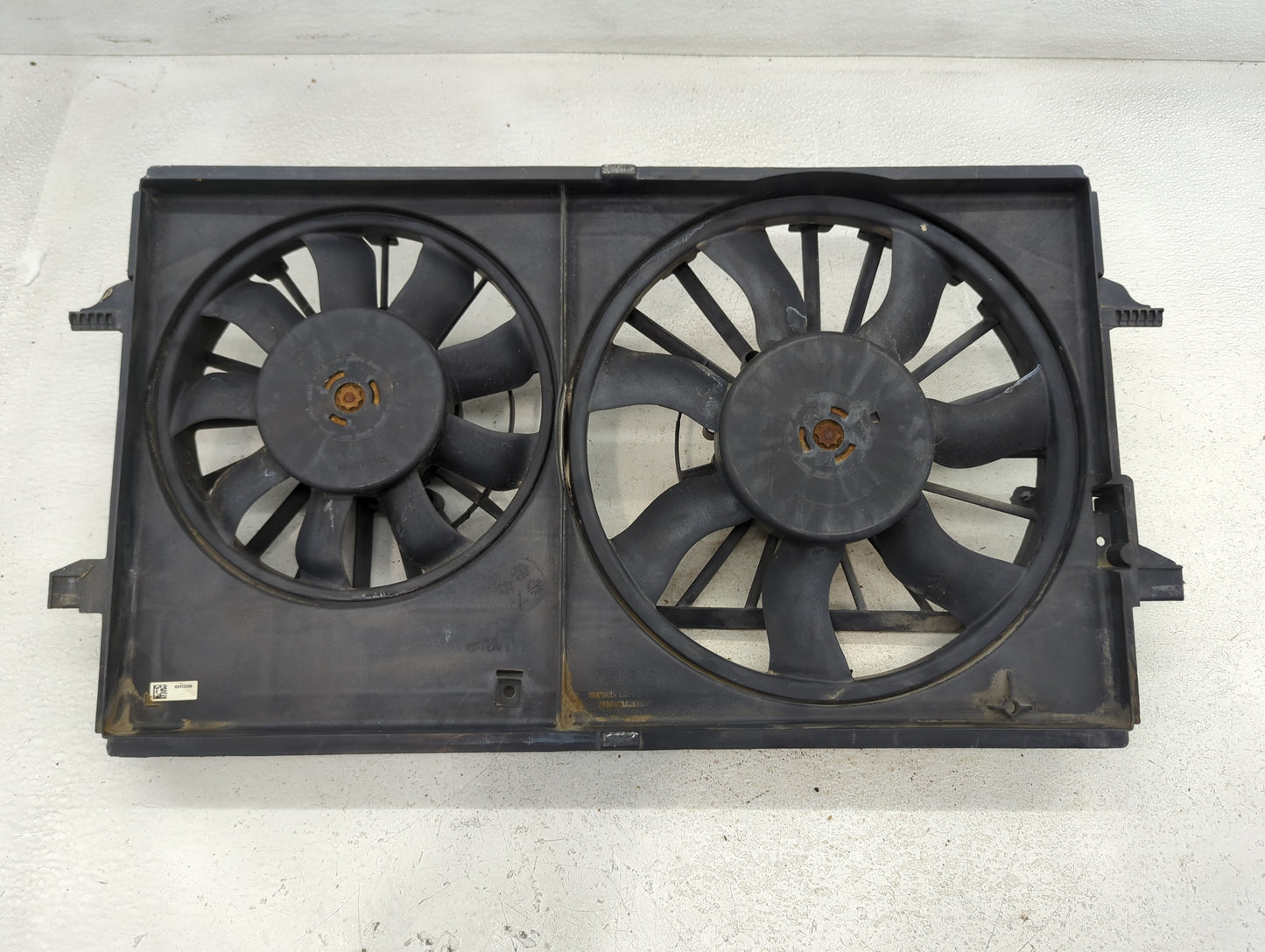 2004-2012 Chevrolet Malibu Left Radiator Fan Motor Assembly - Oemusedautoparts1.com