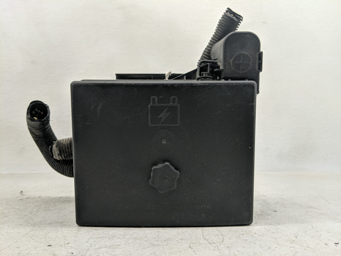 2004 Chevrolet Malibu Limited Fusebox Fuse Box Panel Relay Module P/N:15401191 Fits Fits 2000 2001 2002 2003 2005 OEM Used A