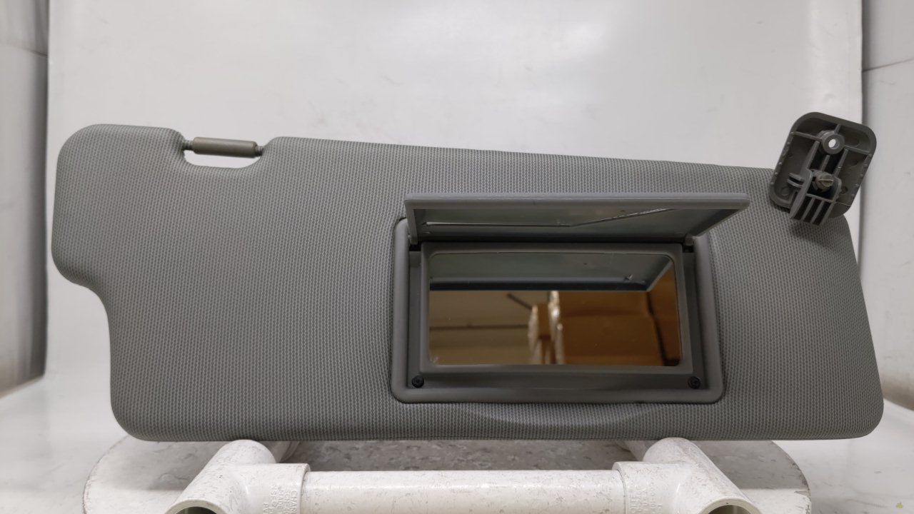 2004 Chevrolet Optra Sun Visor Shade Replacement Passenger Right Mirror Fits OEM Used Auto Parts - Oemusedautoparts1.com