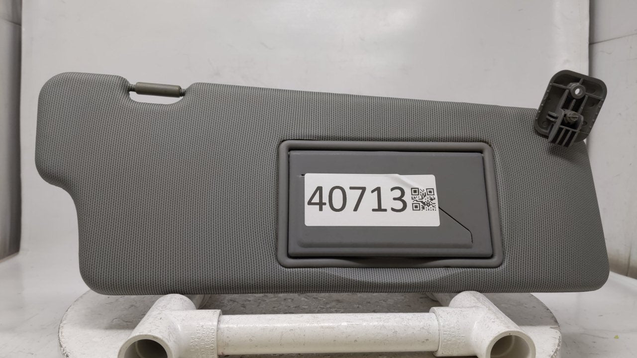 2004 Chevrolet Optra Sun Visor Shade Replacement Passenger Right Mirror Fits OEM Used Auto Parts - Oemusedautoparts1.com