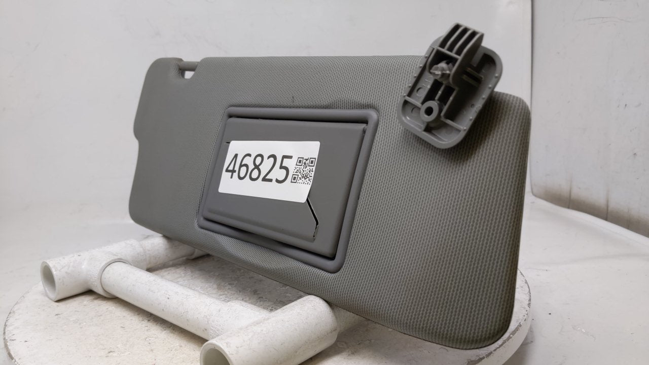 2004 Chevrolet Optra Sun Visor Shade Replacement Passenger Right Mirror Fits OEM Used Auto Parts - Oemusedautoparts1.com