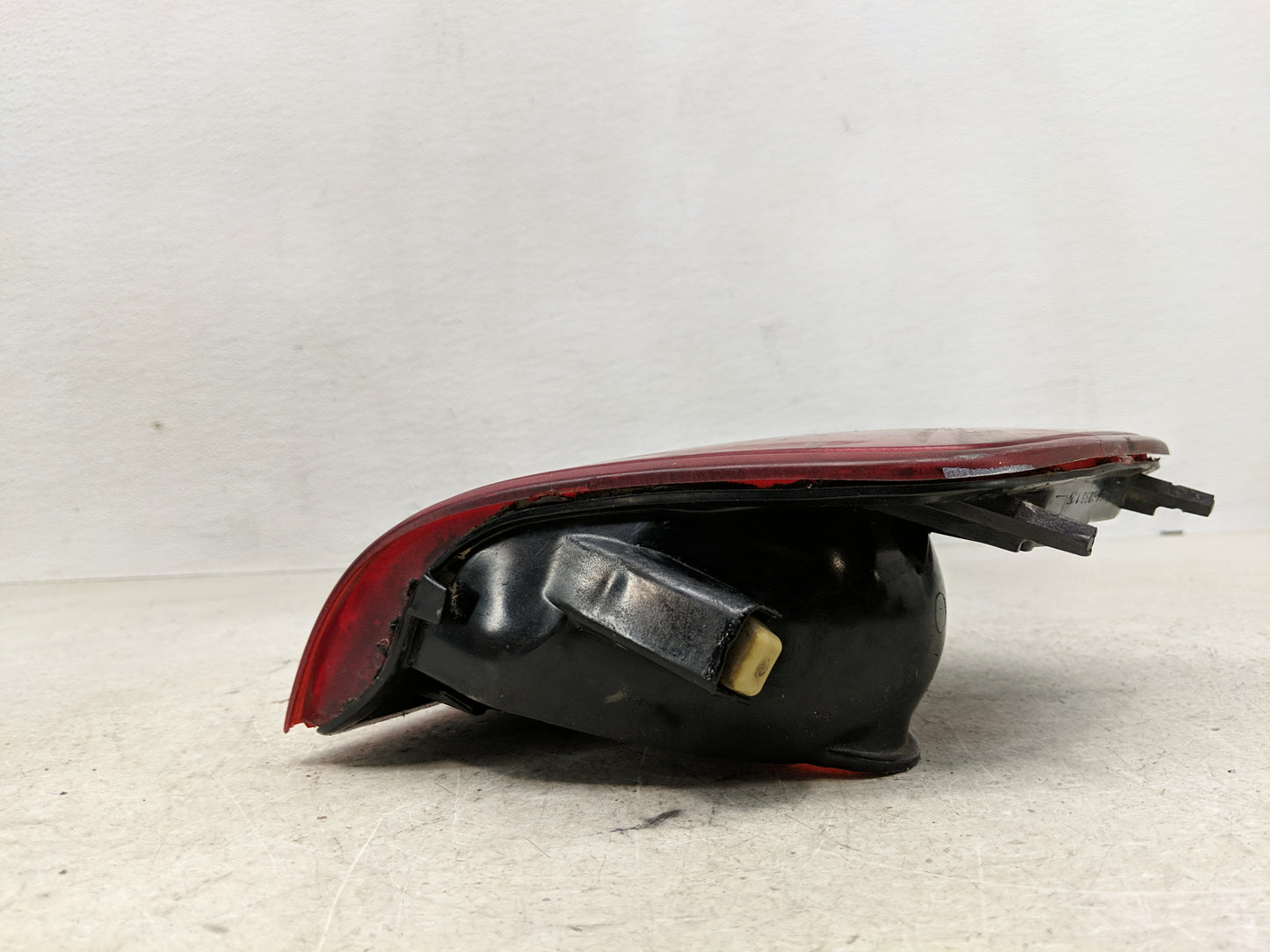 2004 Chevrolet S10 Tail Light Assembly Driver Left OEM P/N:16516093 Fits Fits 1995 1996 1997 1998 1999 2000 2001 2002 2003 2