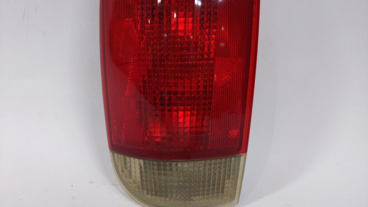 2004 Chevrolet S10 Tail Light Assembly Driver Left OEM P/N:16518499 15113579 Fits OEM Used Auto Parts - Oemusedautoparts1.co