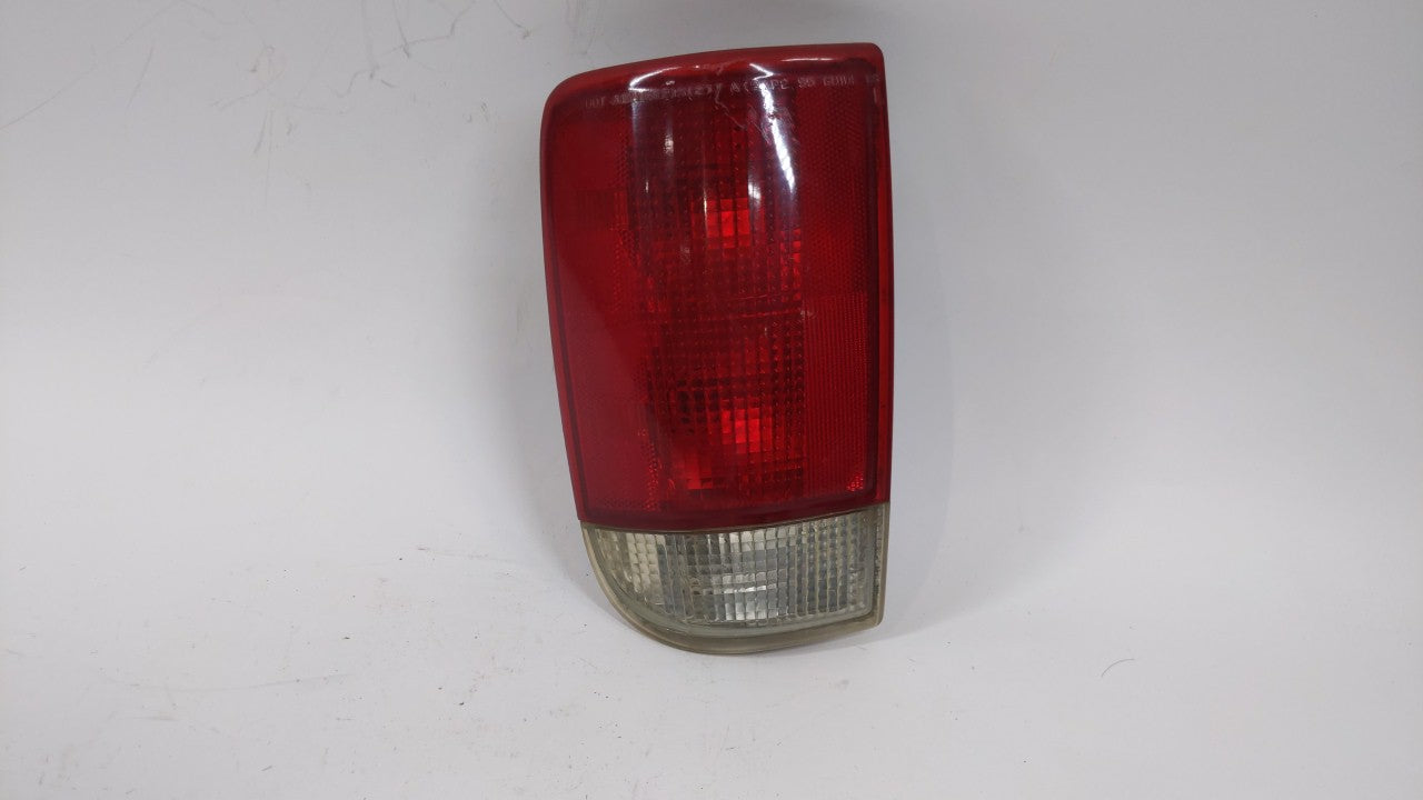 2004 Chevrolet S10 Tail Light Assembly Driver Left OEM P/N:16518499 15113579 Fits OEM Used Auto Parts - Oemusedautoparts1.co