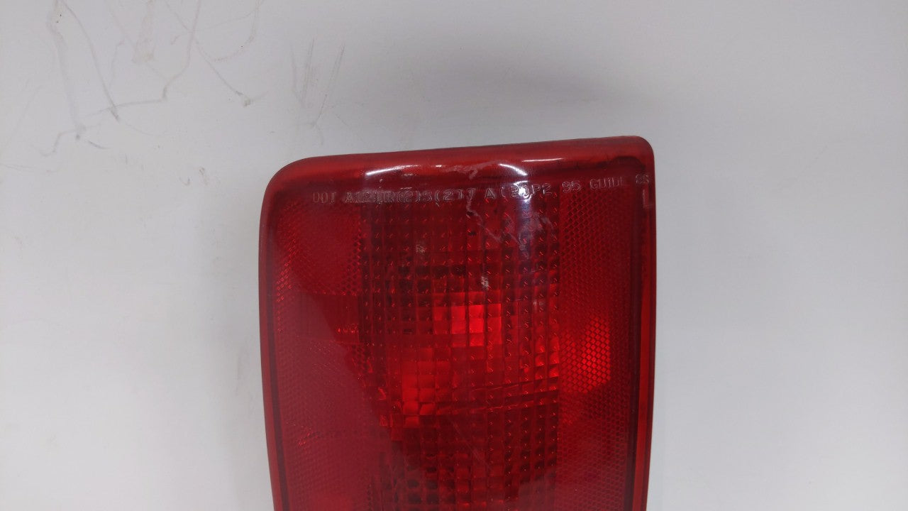 2004 Chevrolet S10 Tail Light Assembly Driver Left OEM P/N:16518499 15113579 Fits OEM Used Auto Parts - Oemusedautoparts1.co