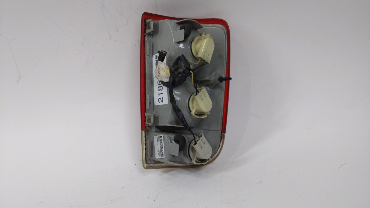 2004 Chevrolet S10 Tail Light Assembly Driver Left OEM P/N:16518499 15113579 Fits OEM Used Auto Parts - Oemusedautoparts1.co