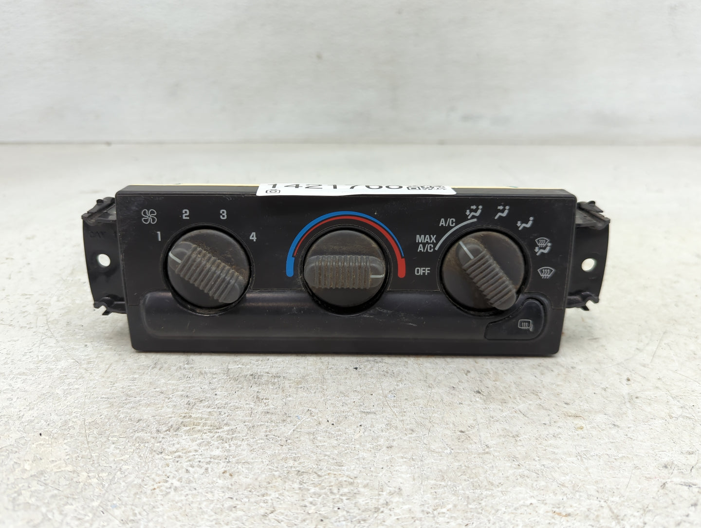 2004 Chevrolet S10 Blazer Climate Control Module Temperature AC/Heater Replacement P/N:15098965 Fits OEM Used Auto Parts - O