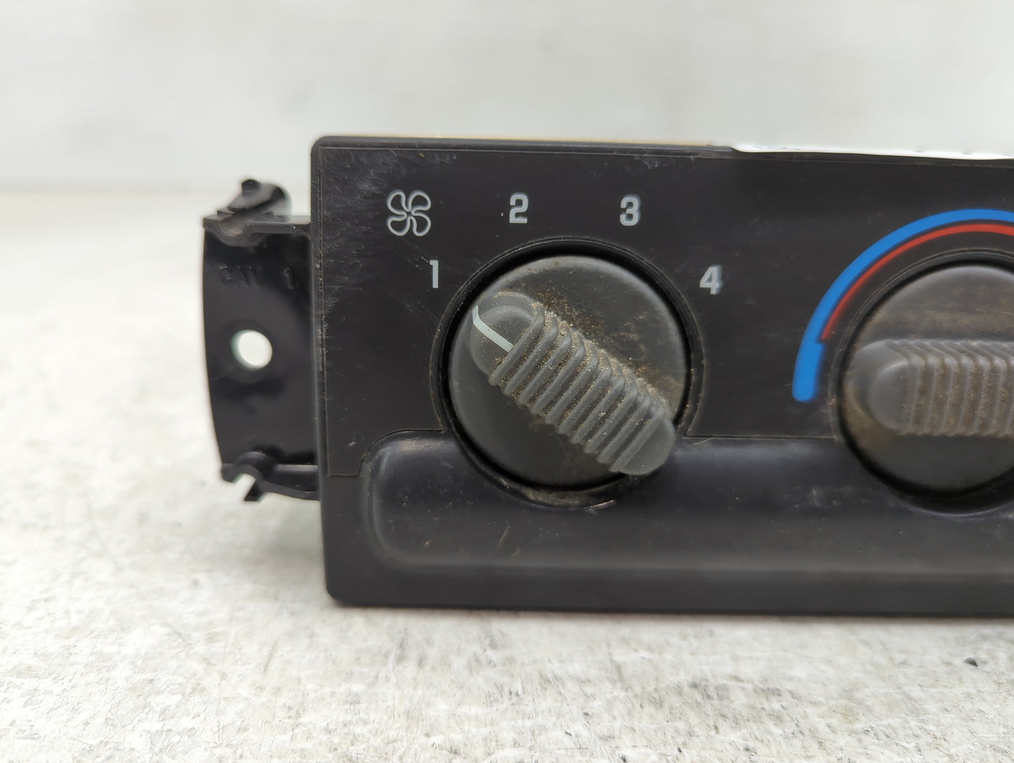 2004 Chevrolet S10 Blazer Climate Control Module Temperature AC/Heater Replacement P/N:15098965 Fits OEM Used Auto Parts - O