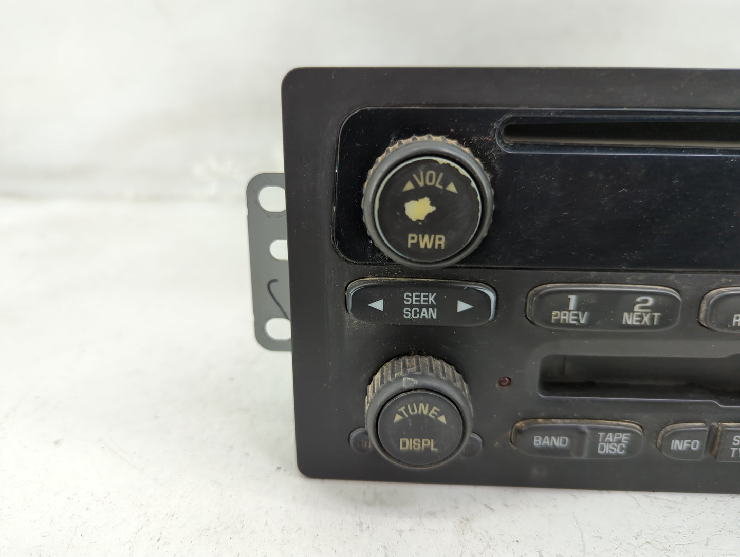 2004 Chevrolet S10 Blazer Radio AM FM Cd Player Receiver Replacement P/N:15104156 Fits OEM Used Auto Parts - Oemusedautopart