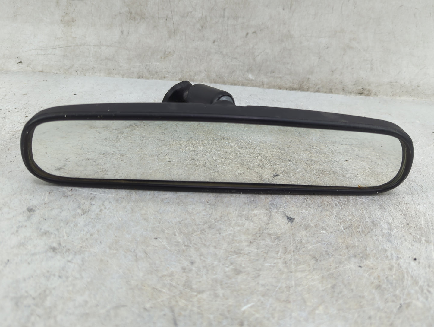 2004 Chevrolet S10 Blazer Interior Rear View Mirror Replacement OEM P/N:E8011084 Fits OEM Used Auto Parts - Oemusedautoparts