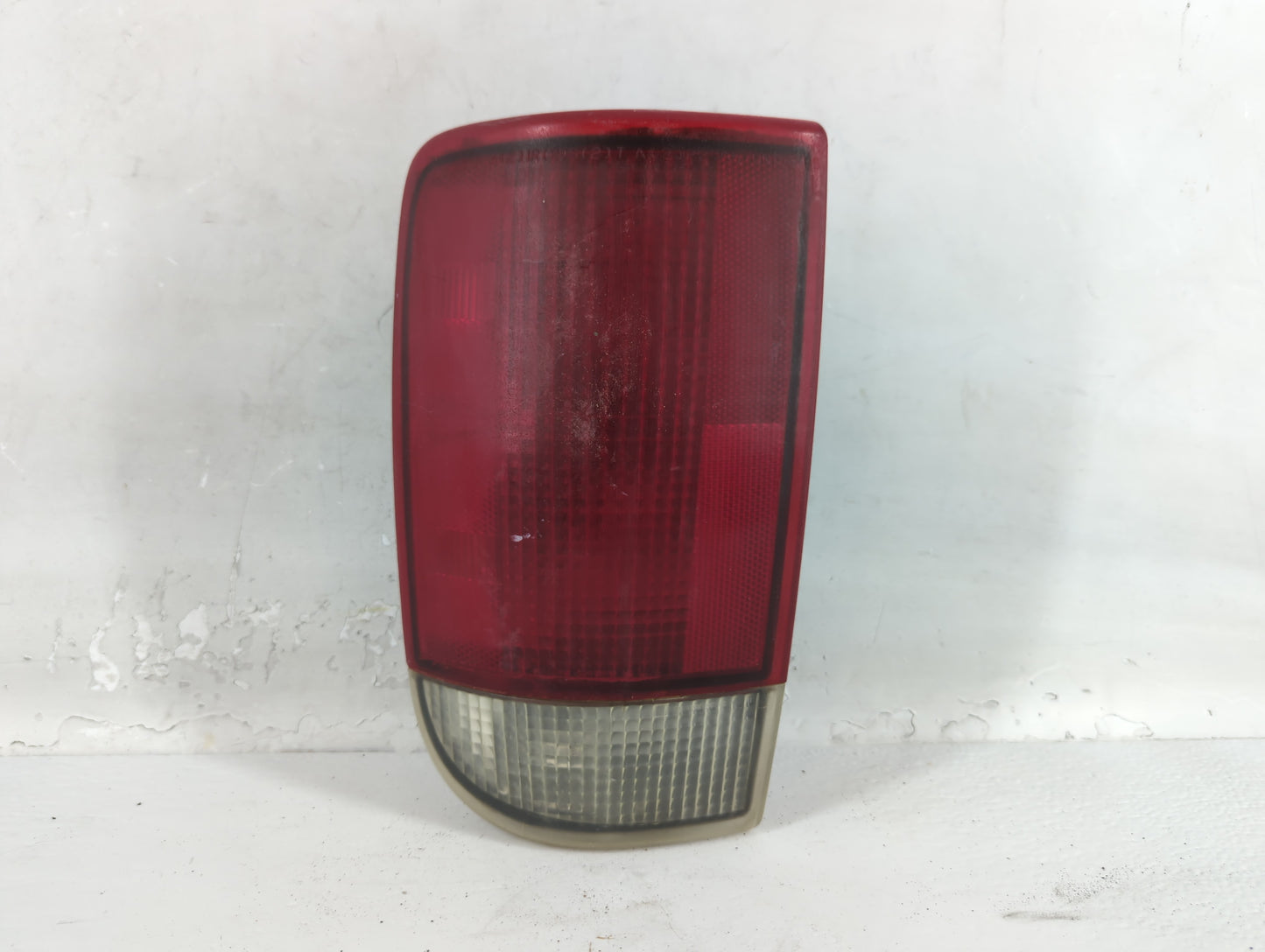 2004 Chevrolet S10 Blazer Tail Light Assembly Driver Left OEM P/N:15113579 Fits OEM Used Auto Parts - Oemusedautoparts1.com
