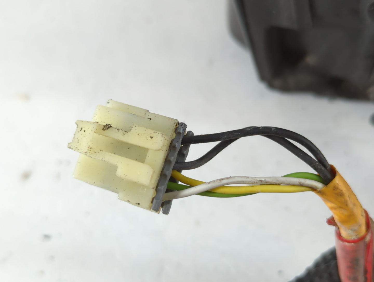 2004 Chevrolet S10 Blazer Driver Side View Mirror - Left Door Mirror OEM Used - Oemusedautoparts1.com