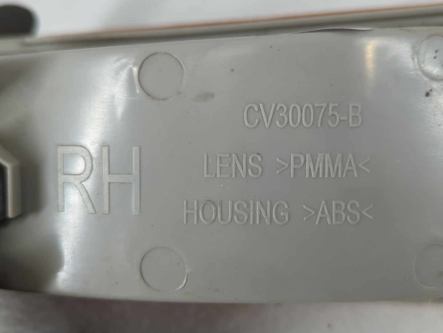 2004 Chevrolet Silverado Passenger Right Oem Front Light Lamp - Oemusedautoparts1.com