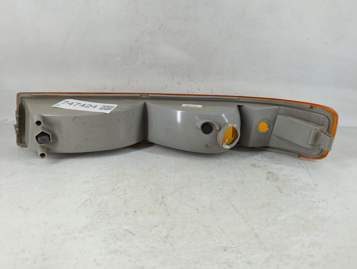 2004 Chevrolet Silverado Passenger Right Oem Front Light Lamp - Oemusedautoparts1.com