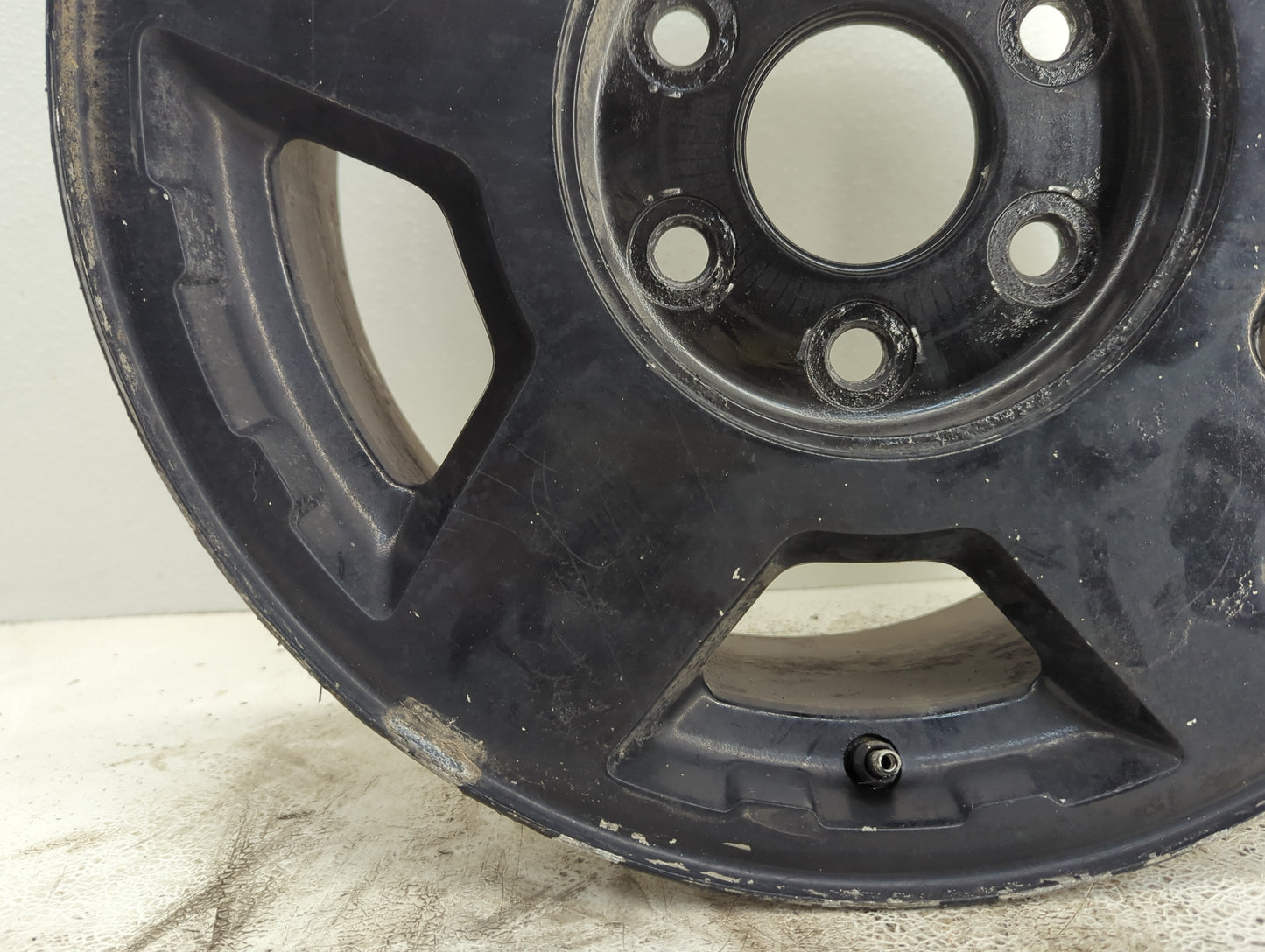 2004-2007 Chevrolet Silverado 1500 Oem Wheel Rim 1094776 - Oemusedautoparts1.com