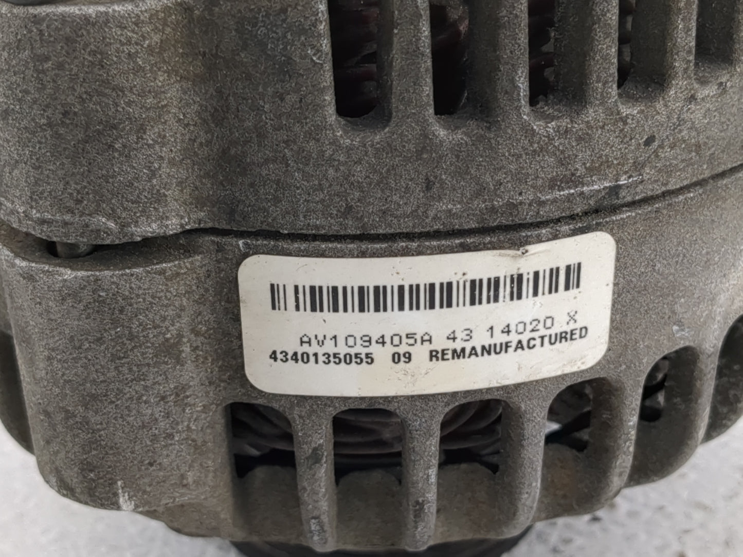 2002-2005 Chevrolet Silverado 1500 Alternator Replacement Generator Charging Assembly Engine OEM P/N:45755616 Fits OEM Used 