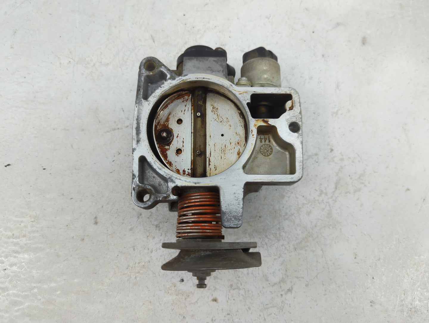 2002-2007 Chevrolet Silverado 1500 Throttle Body P/N:70135 KRA Fits Fits 2001 2002 2003 2004 2005 2006 2007 OEM Used Auto Pa