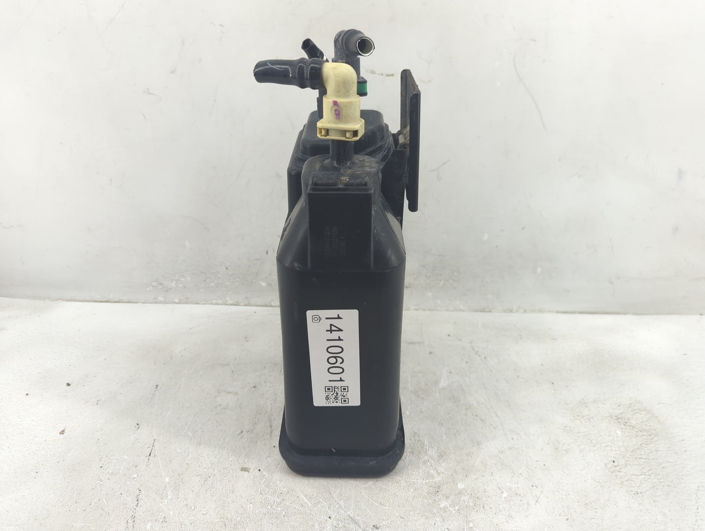 2004 Chevrolet Silverado 1500 Fuel Vapor Charcoal Canister 1410601 - Oemusedautoparts1.com