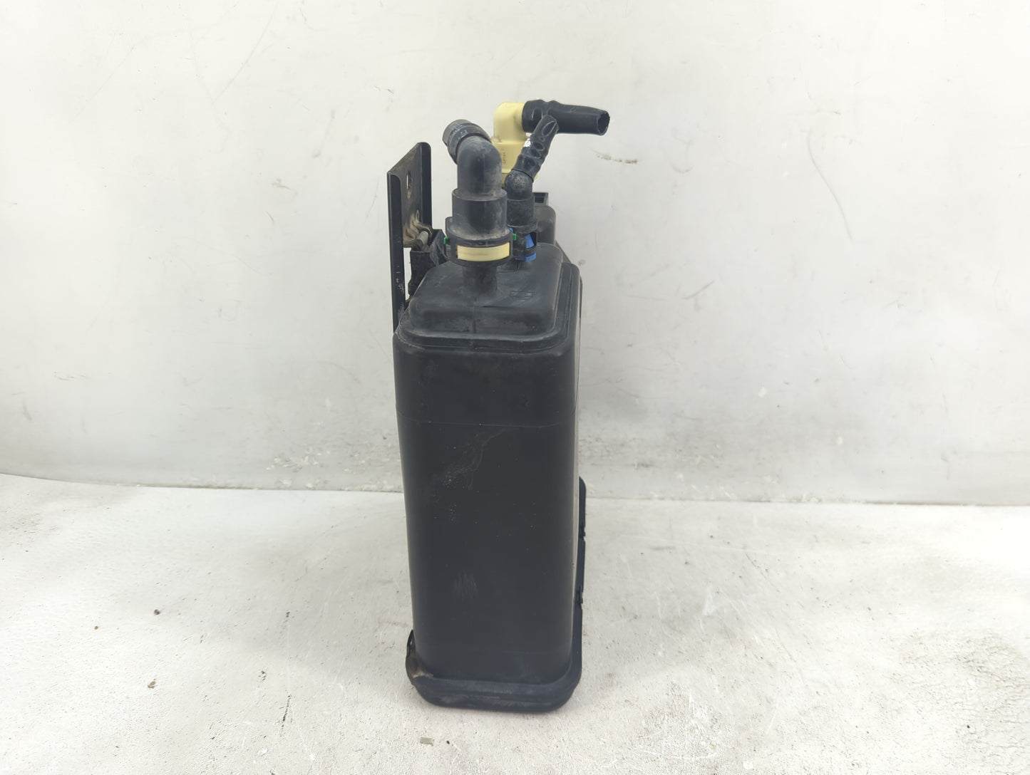 2004 Chevrolet Silverado 1500 Fuel Vapor Charcoal Canister - Oemusedautoparts1.com