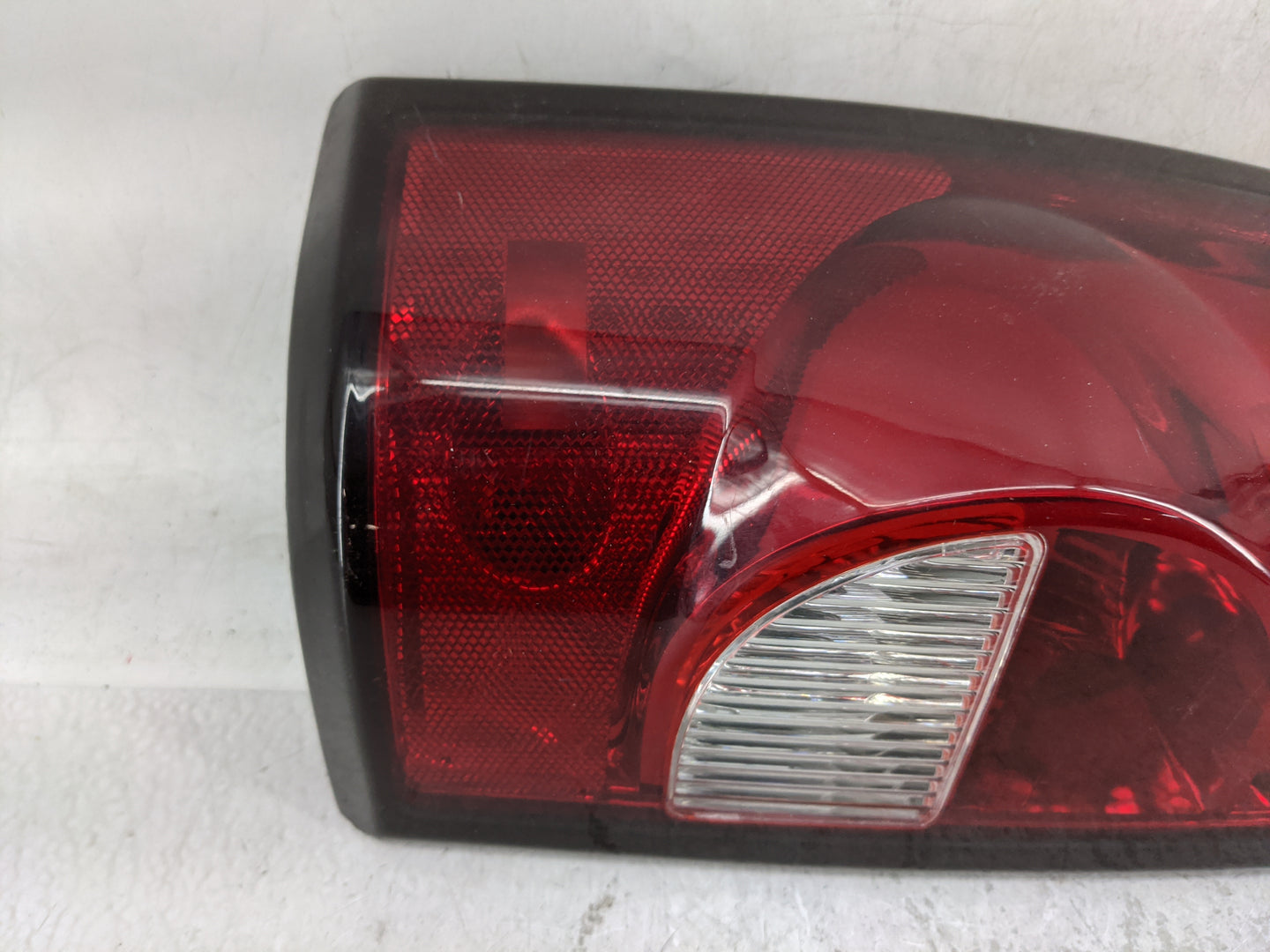 2004-2007 Chevrolet Silverado 1500 Tail Light Assembly Driver Left OEM Fits Fits 2004 2005 2006 2007 OEM Used Auto Parts - O