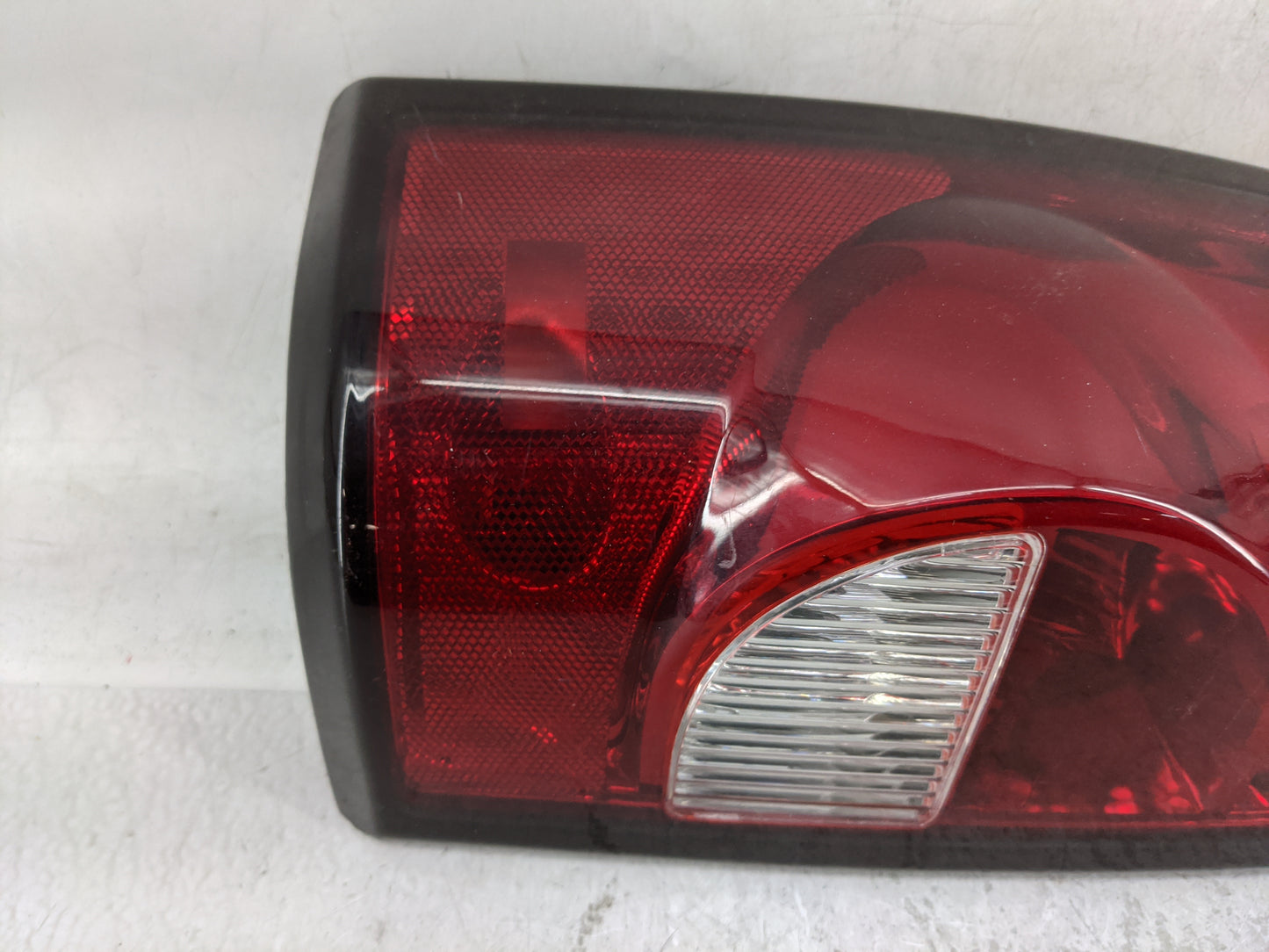 2004-2007 Chevrolet Silverado 1500 Tail Light Assembly Driver Left OEM Fits Fits 2004 2005 2006 2007 OEM Used Auto Parts - O