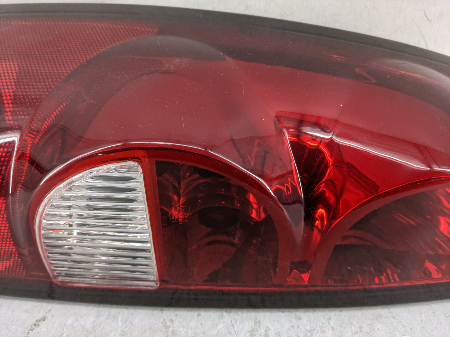 2004-2007 Chevrolet Silverado 1500 Tail Light Assembly Driver Left OEM Fits Fits 2004 2005 2006 2007 OEM Used Auto Parts - O