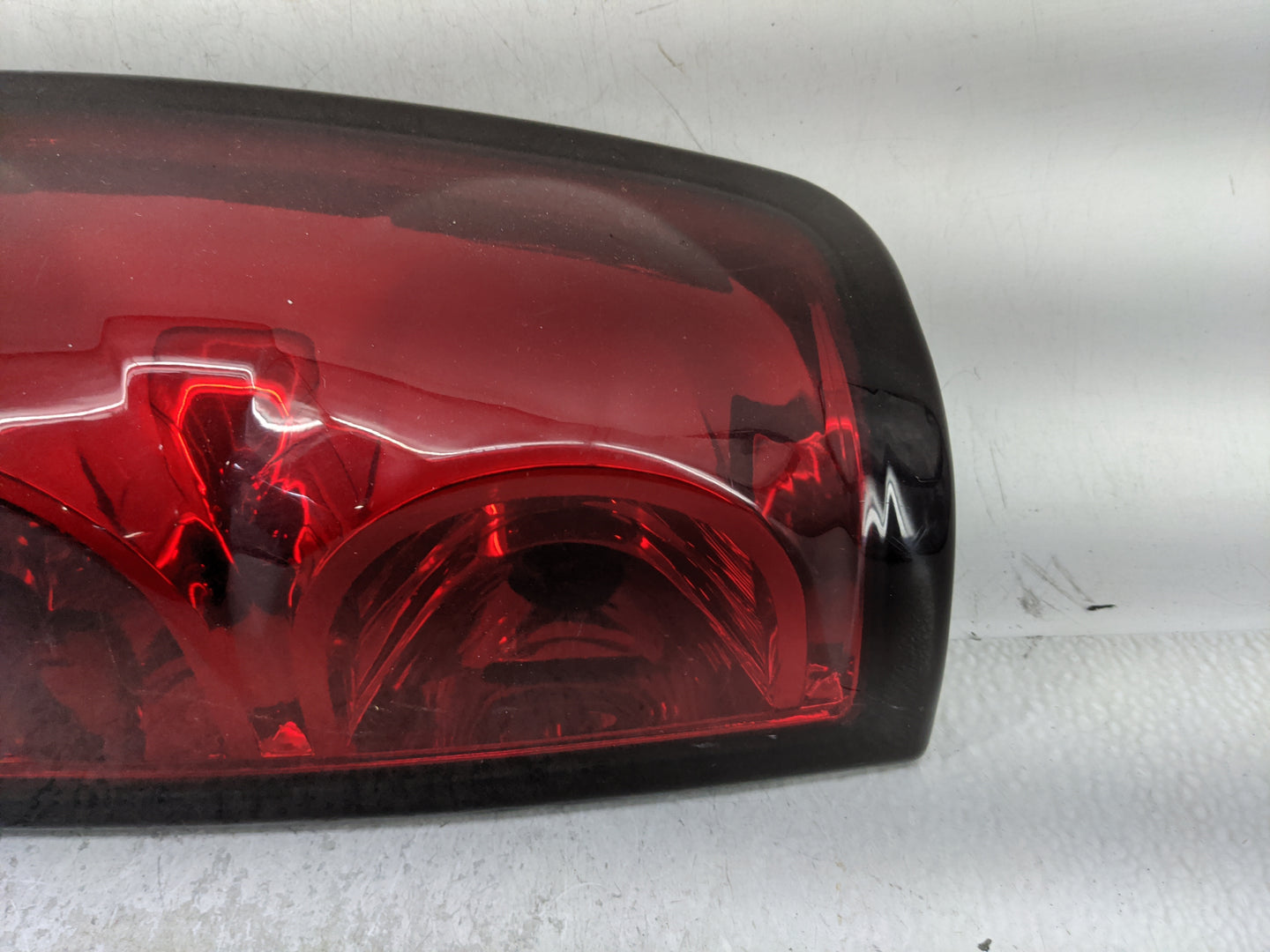 2004-2007 Chevrolet Silverado 1500 Tail Light Assembly Driver Left OEM Fits Fits 2004 2005 2006 2007 OEM Used Auto Parts - O