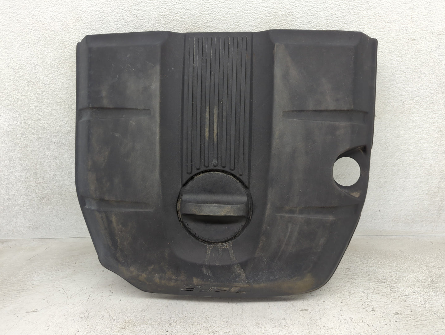 2004 Chevrolet Silverado 1500 Engine Cover - Oemusedautoparts1.com
