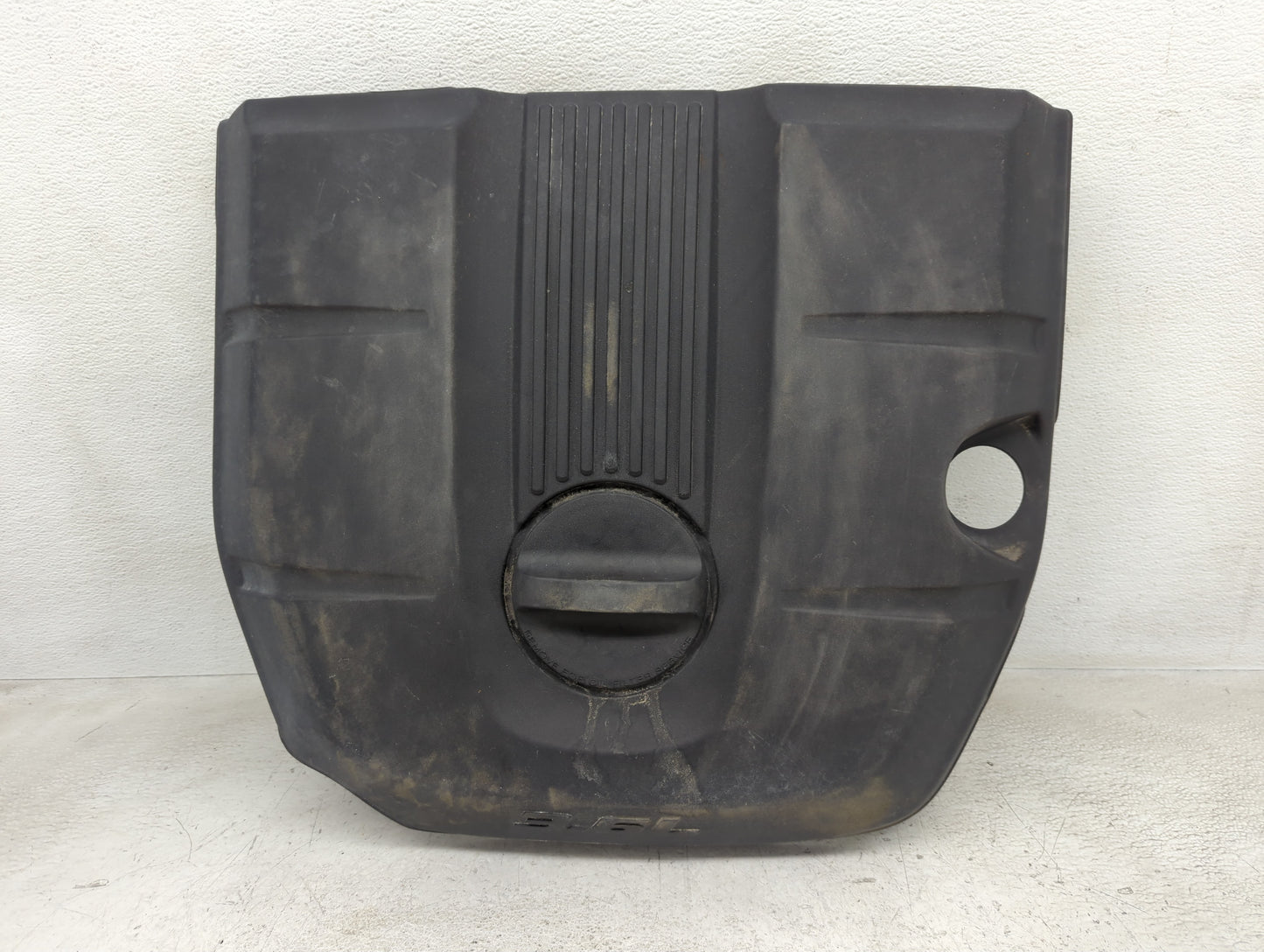 2004 Chevrolet Silverado 1500 Engine Cover - Oemusedautoparts1.com