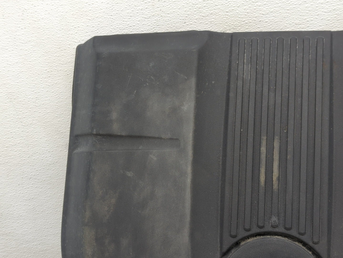 2004 Chevrolet Silverado 1500 Engine Cover - Oemusedautoparts1.com