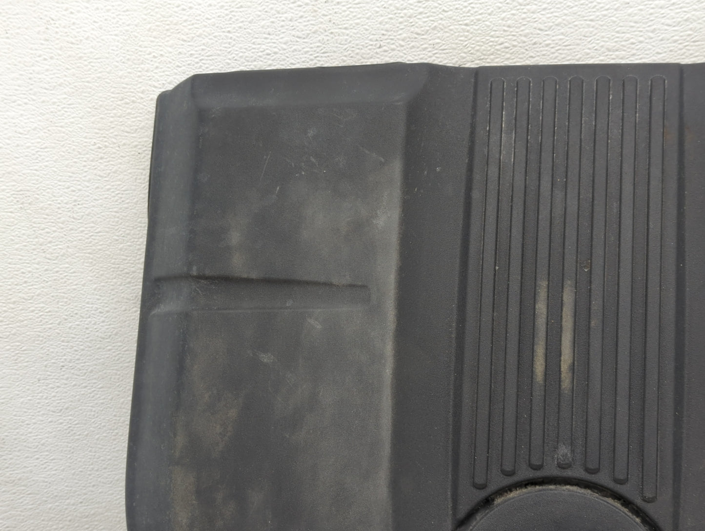 2004 Chevrolet Silverado 1500 Engine Cover - Oemusedautoparts1.com