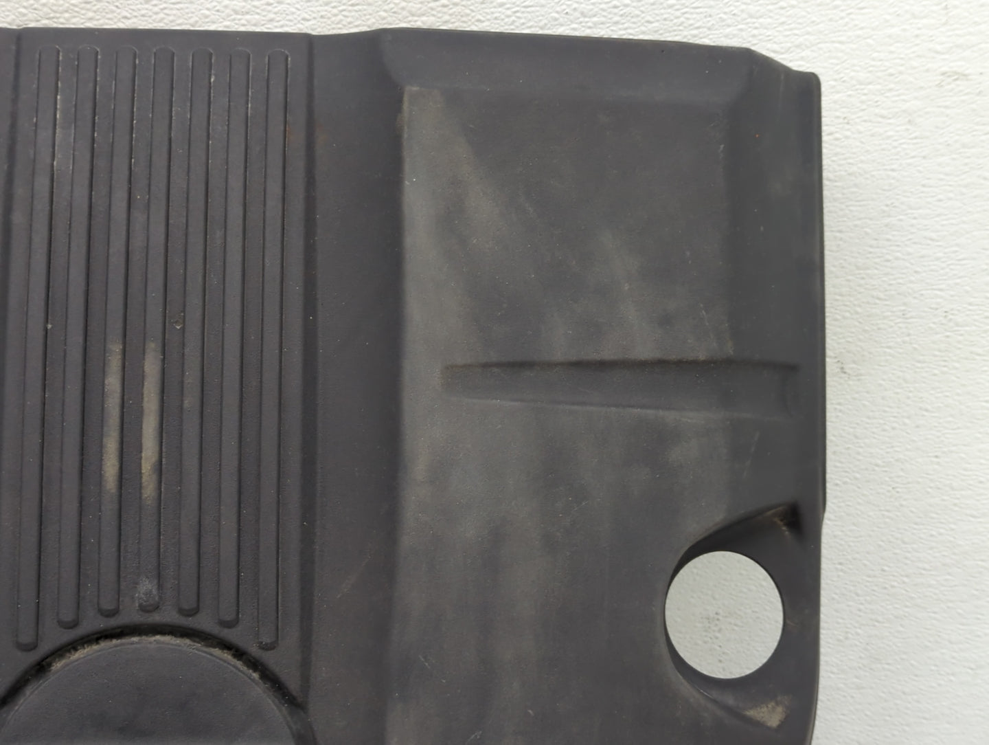 2004 Chevrolet Silverado 1500 Engine Cover - Oemusedautoparts1.com