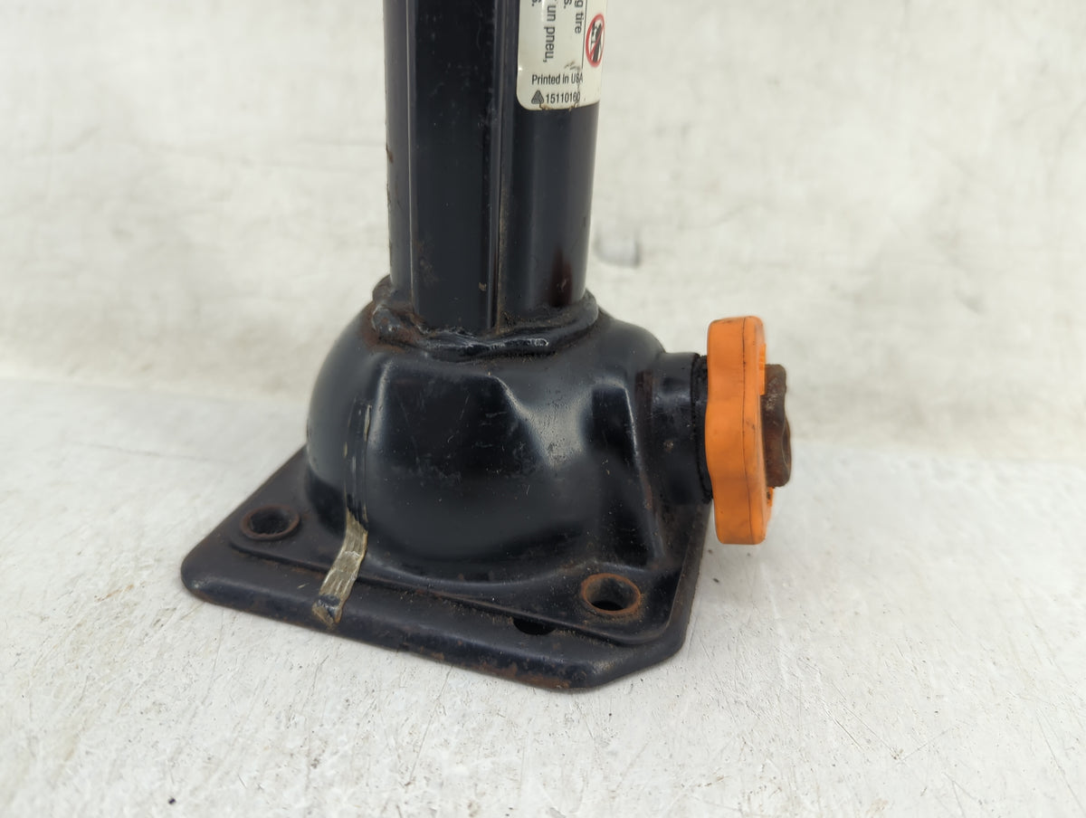 2004 Chevrolet Silverado 1500 Spare Scissor Car Jack - Oemusedautoparts1.com