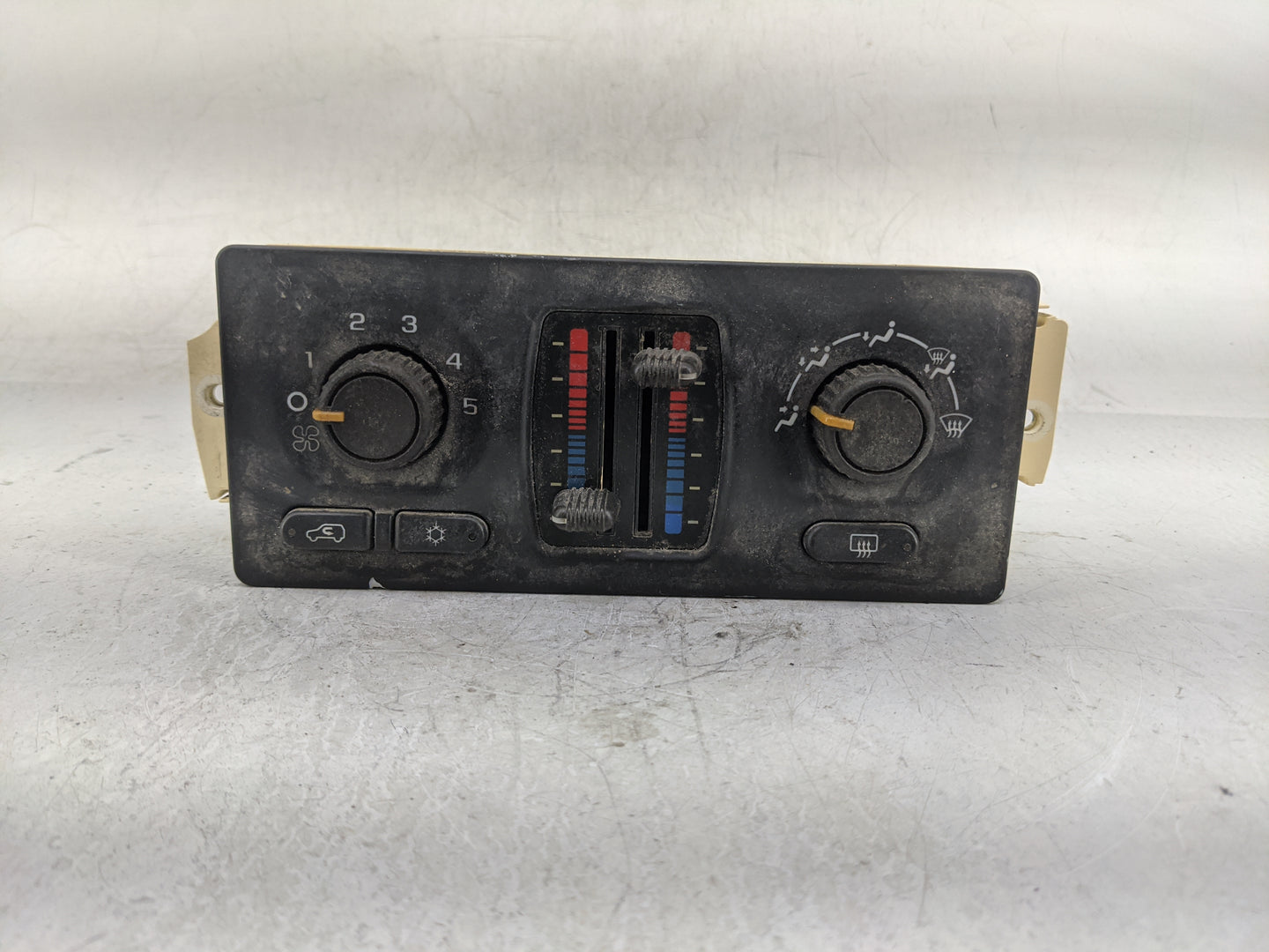 2003-2004 Chevrolet Silverado 1500 Climate Control Module Temperature AC/Heater Replacement P/N:15201681 Fits Fits 2003 2004
