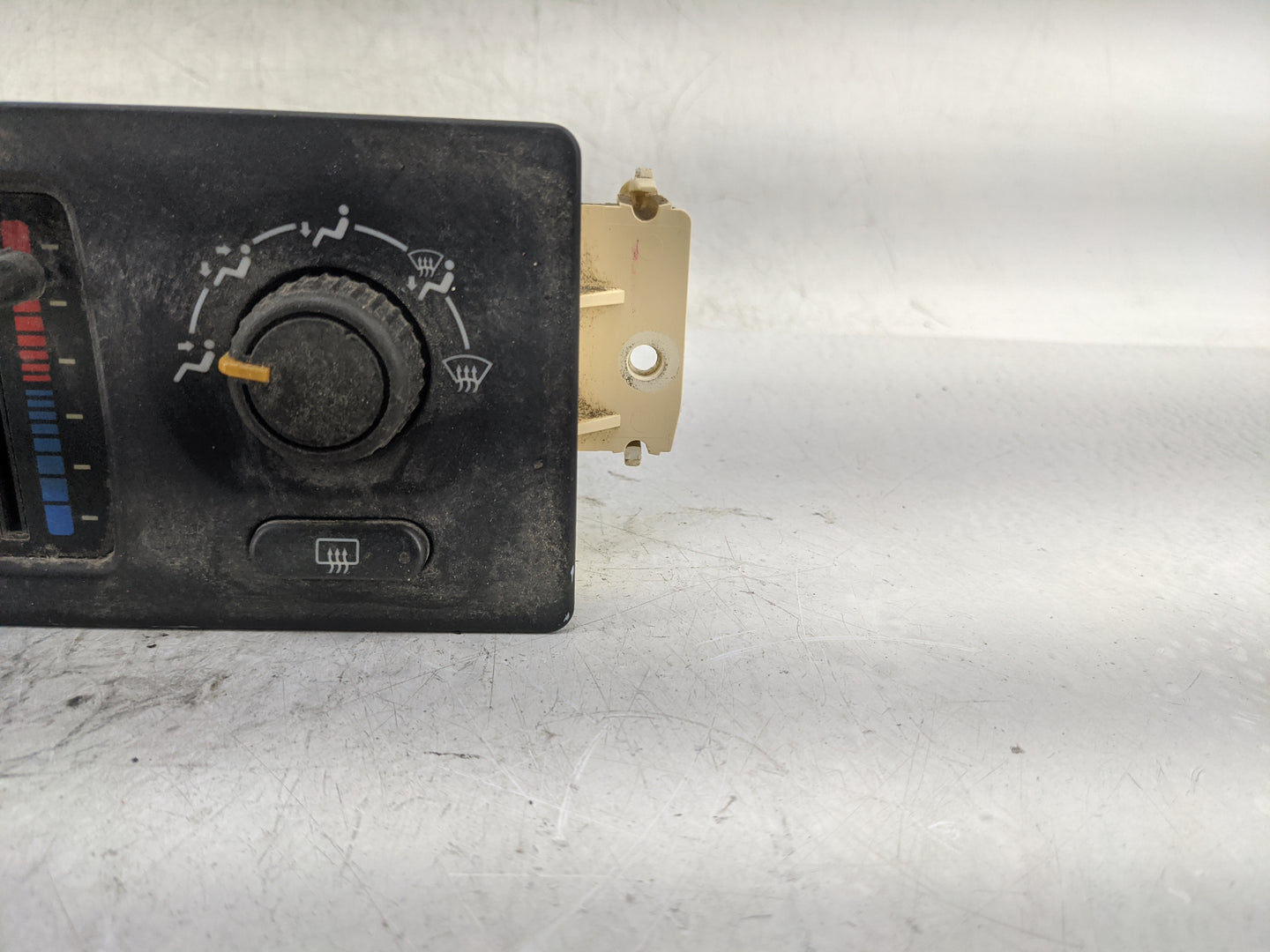 2003-2004 Chevrolet Silverado 1500 Climate Control Module Temperature AC/Heater Replacement P/N:15201681 Fits Fits 2003 2004