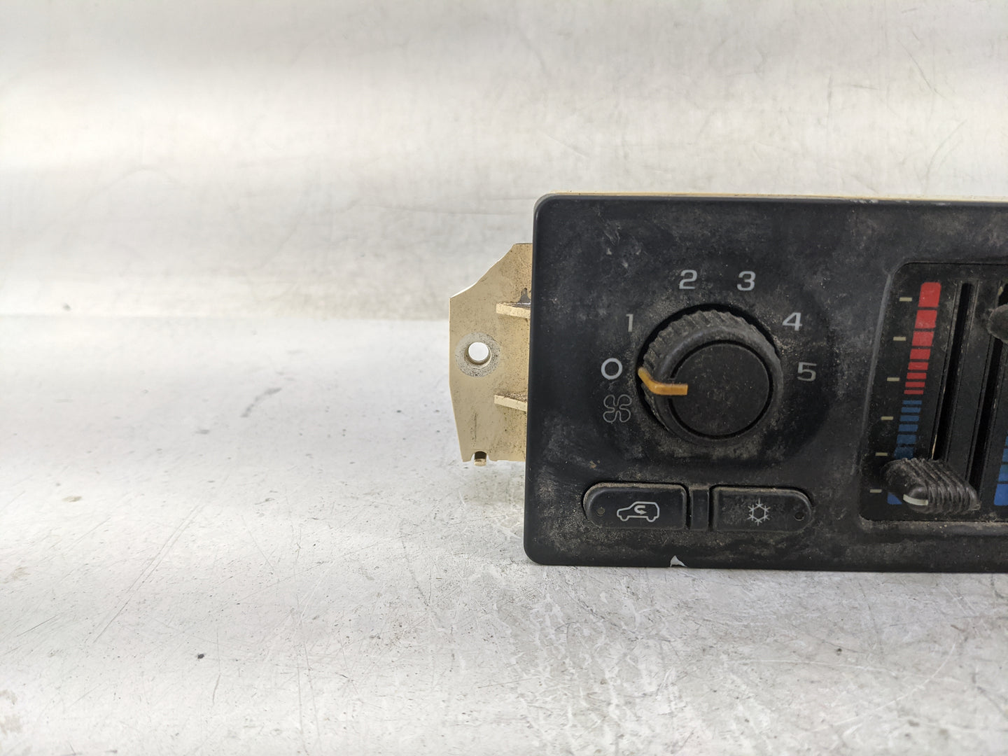 2003-2004 Chevrolet Silverado 1500 Climate Control Module Temperature AC/Heater Replacement P/N:15201681 Fits Fits 2003 2004