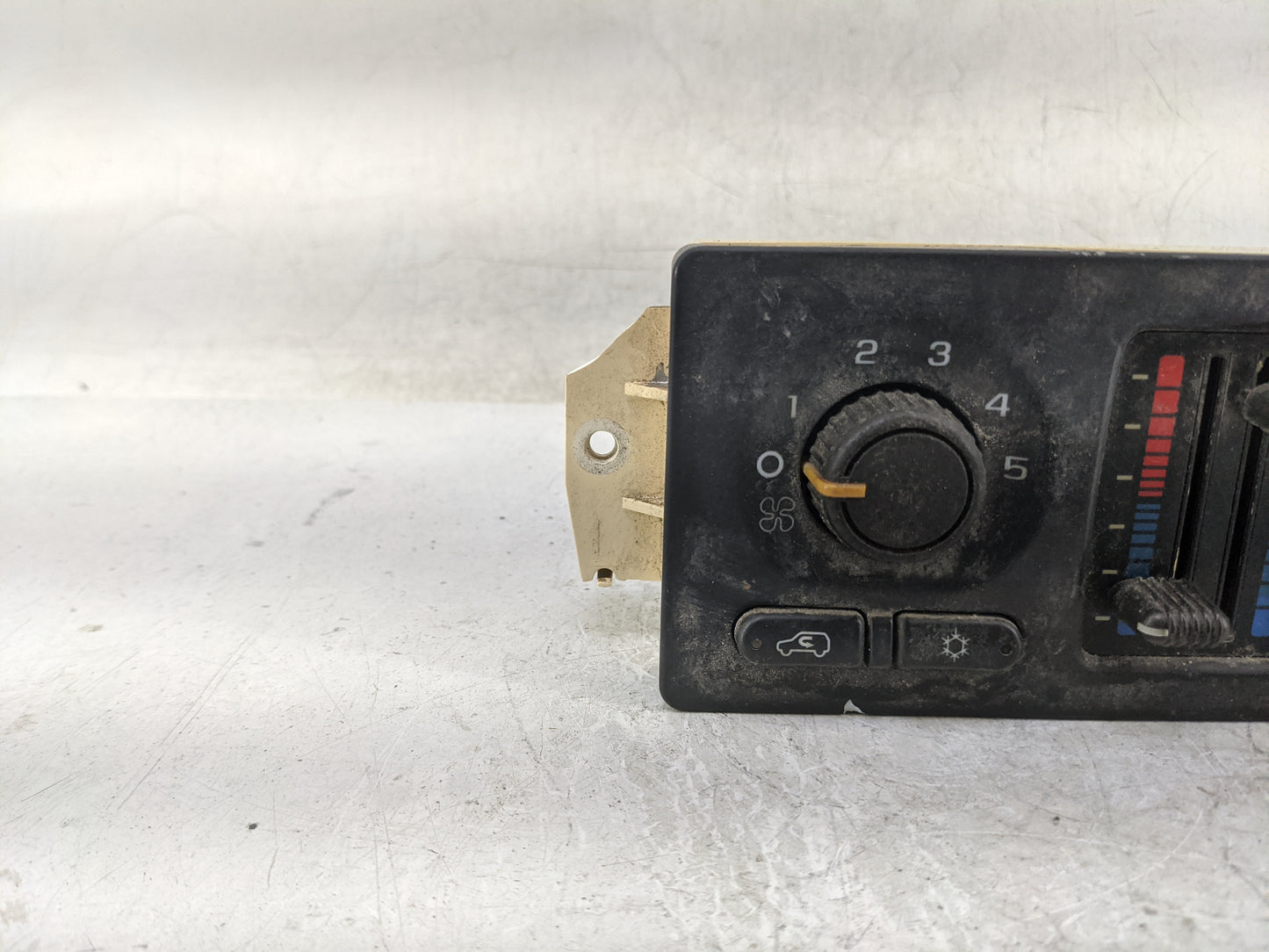 2003-2004 Chevrolet Silverado 1500 Climate Control Module Temperature AC/Heater Replacement P/N:15201681 Fits Fits 2003 2004