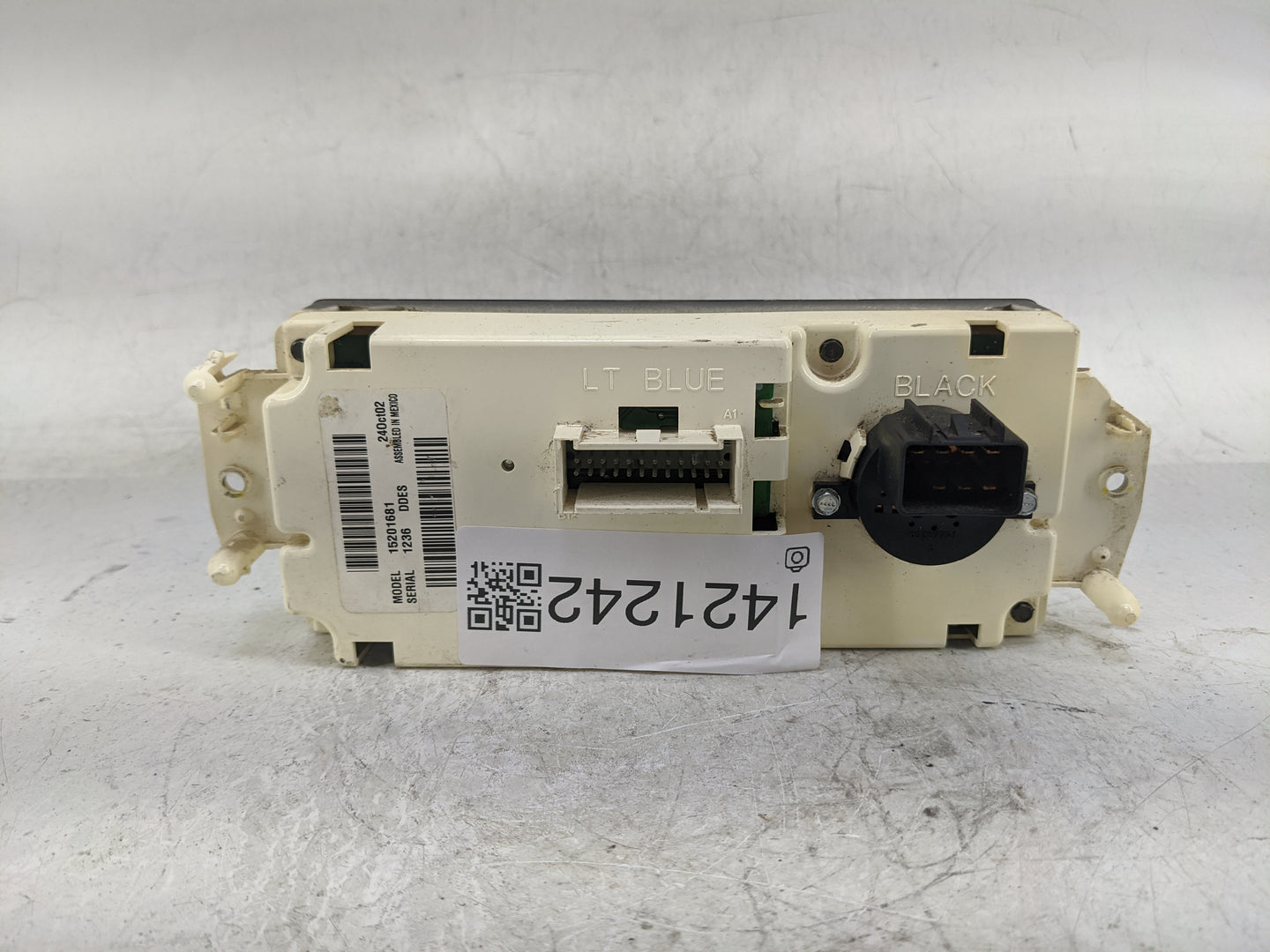 2003-2004 Chevrolet Silverado 1500 Climate Control Module Temperature AC/Heater Replacement P/N:15201681 Fits Fits 2003 2004