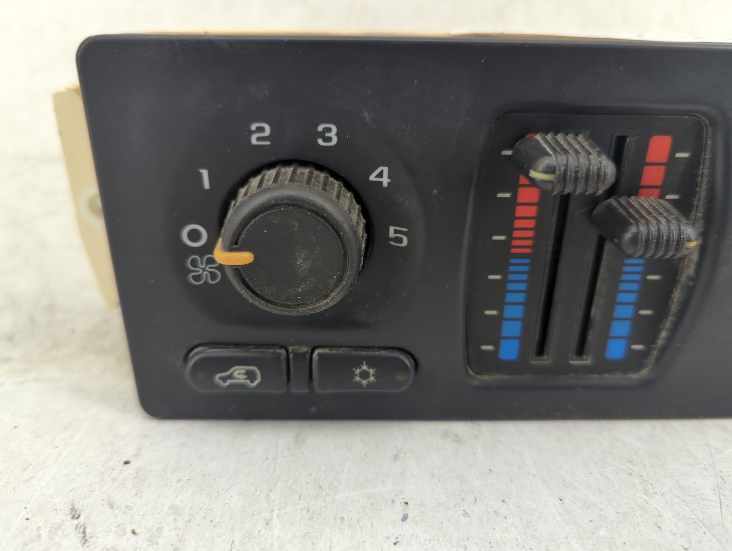 2003-2004 Chevrolet Silverado 1500 Climate Control Module Temperature AC/Heater Replacement P/N:10370033 Fits Fits 2003 2004