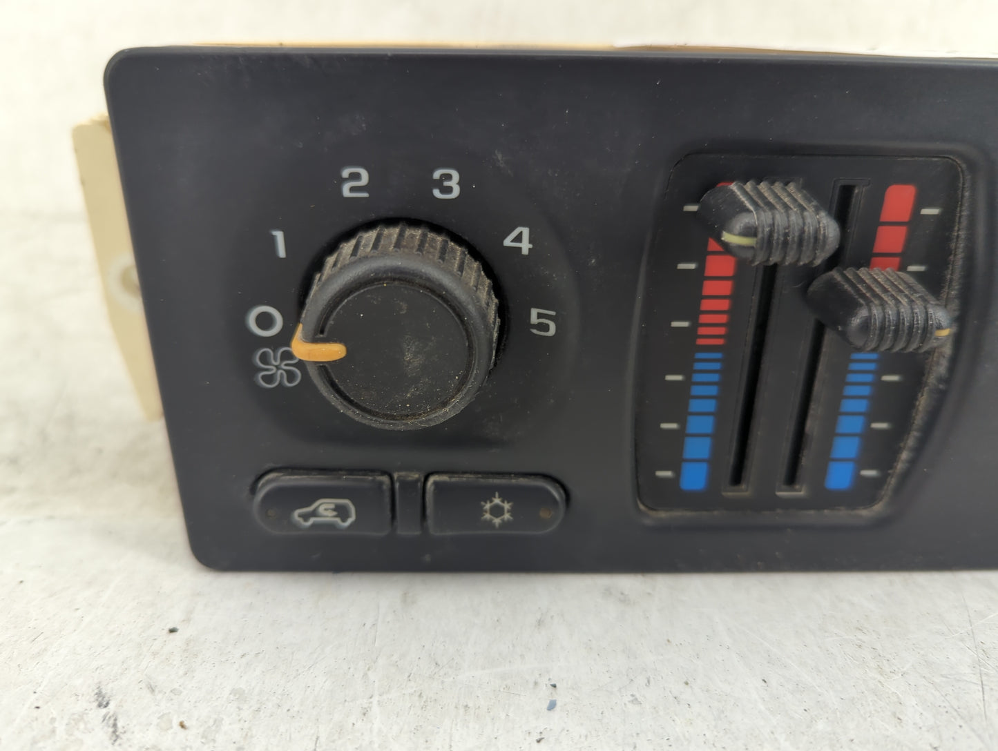 2003-2004 Chevrolet Silverado 1500 Climate Control Module Temperature AC/Heater Replacement P/N:10370033 Fits Fits 2003 2004