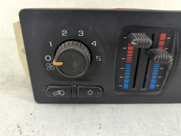 2003-2004 Chevrolet Silverado 1500 Climate Control Module Temperature AC/Heater Replacement P/N:10370033 Fits Fits 2003 2004 OEM Used Auto Parts