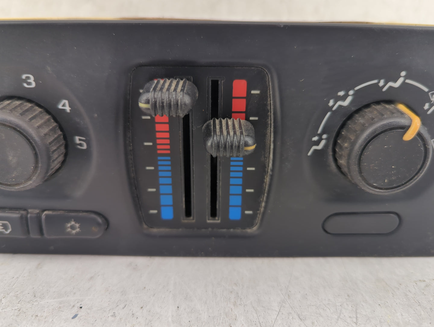 2003-2004 Chevrolet Silverado 1500 Climate Control Module Temperature AC/Heater Replacement P/N:10370033 Fits Fits 2003 2004